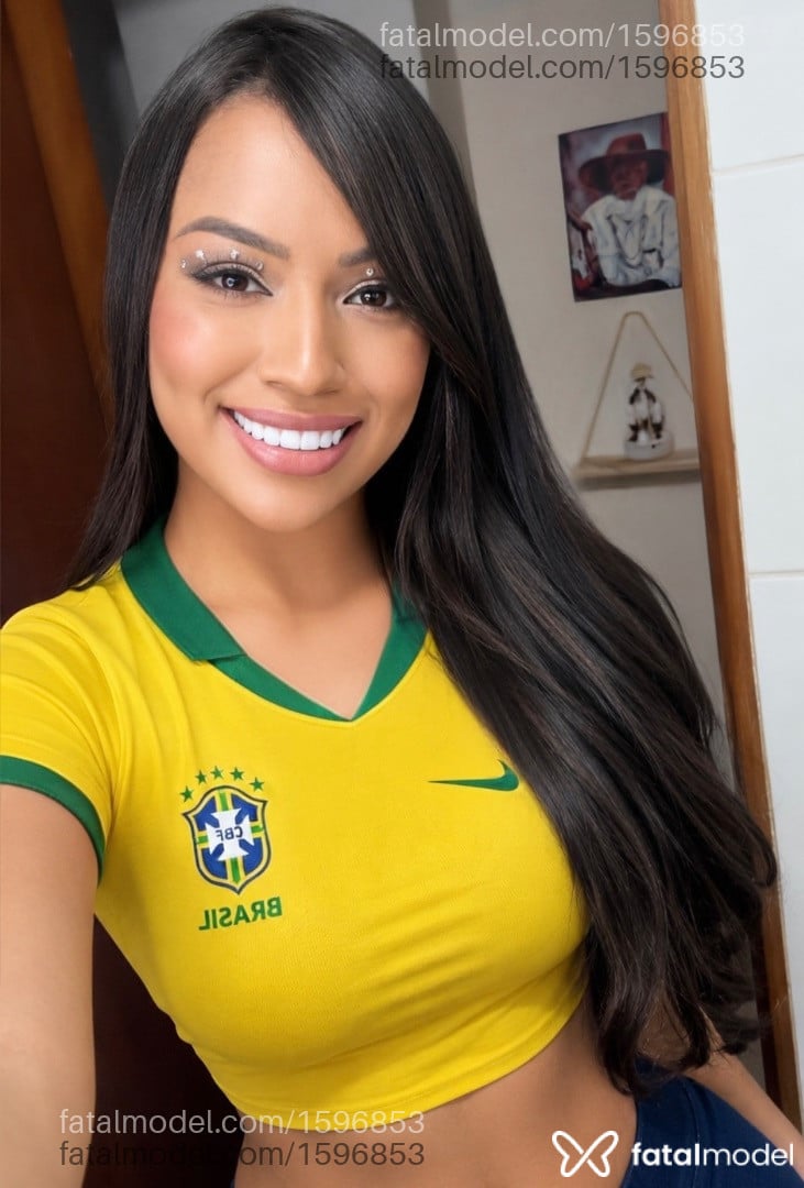 Acompanhante mulher com cabelo castanho de olhos castanhos em São Paulo - Paula Menezes