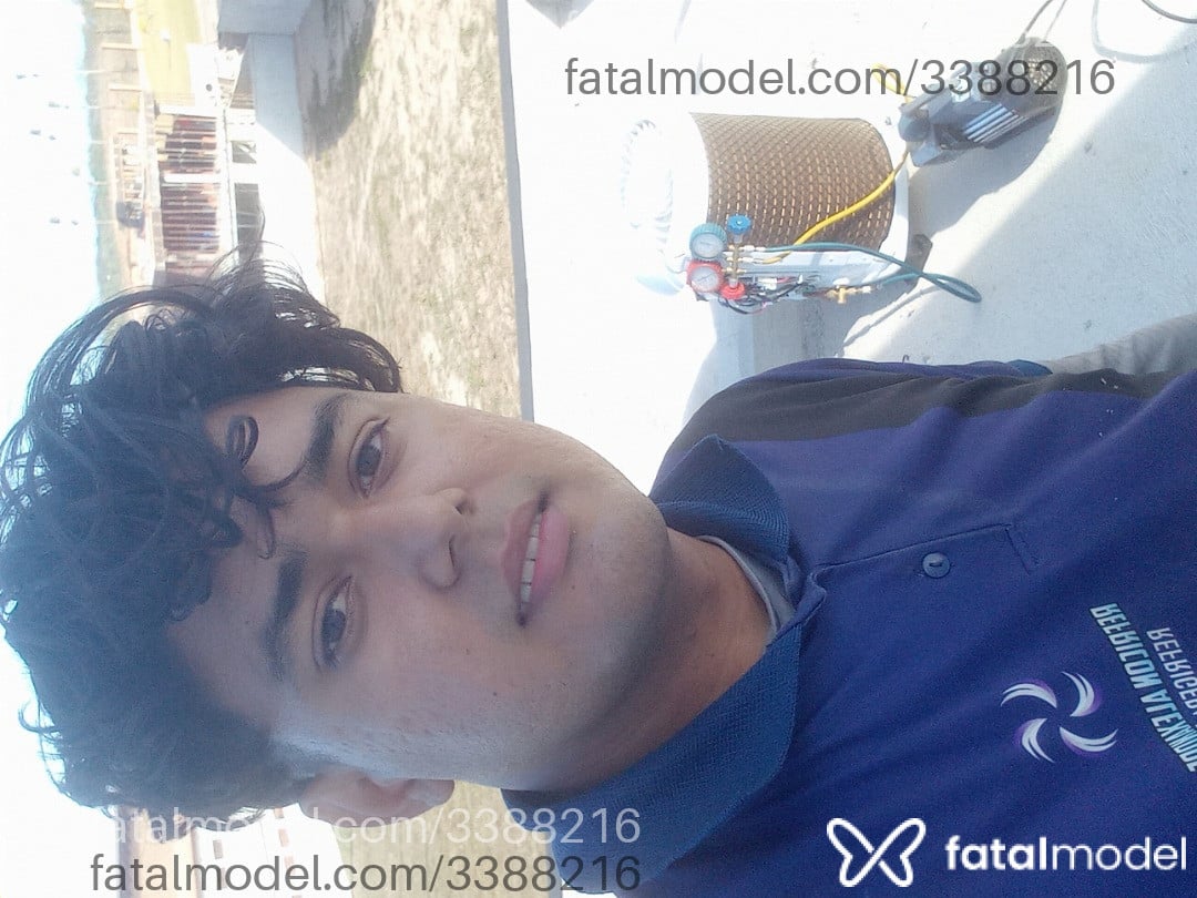 Acompanhante homem com cabelo castanho de olhos castanhos em Fortaleza Acompanhante homem com cabelo castanho de olhos castanhos em Fortaleza - Adrian