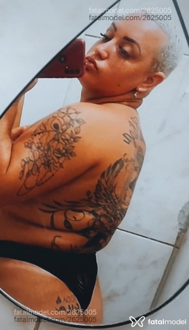 Acompanhante mulher morena (o) de olhos mel em Virtual Acompanhante mulher morena (o) de olhos mel em Virtual - Srt Pimentel