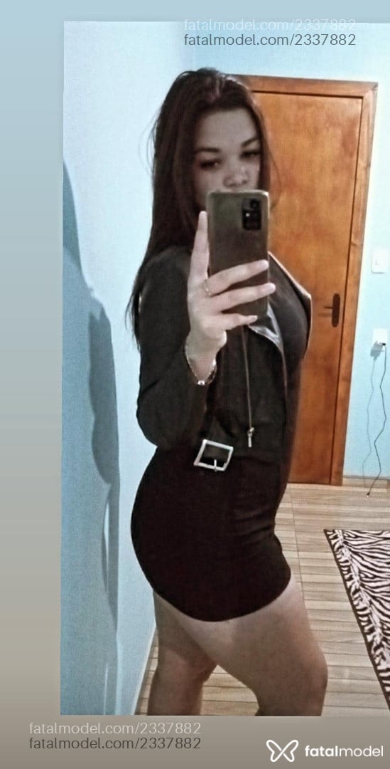 Acompanhante mulher morena (o) de olhos verdes em Teutônia - Thethé Lopes