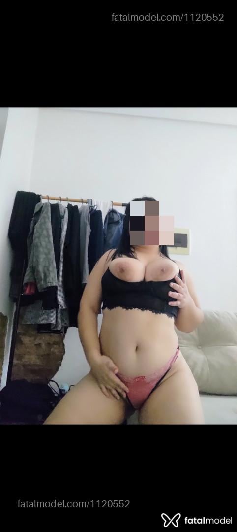 Acompanhante mulher com cabelo castanho de olhos castanhos em Blumenau - Larissa