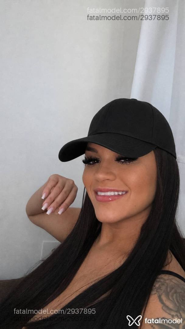 Acompanhante mulher com cabelo castanho de olhos castanhos em Ibitinga - Vitoria Araujo