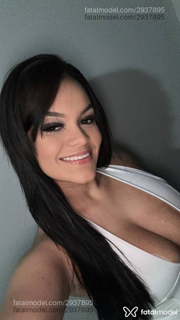 Acompanhante mulher com cabelo castanho de olhos castanhos em Limeira - Vitoria Araujo