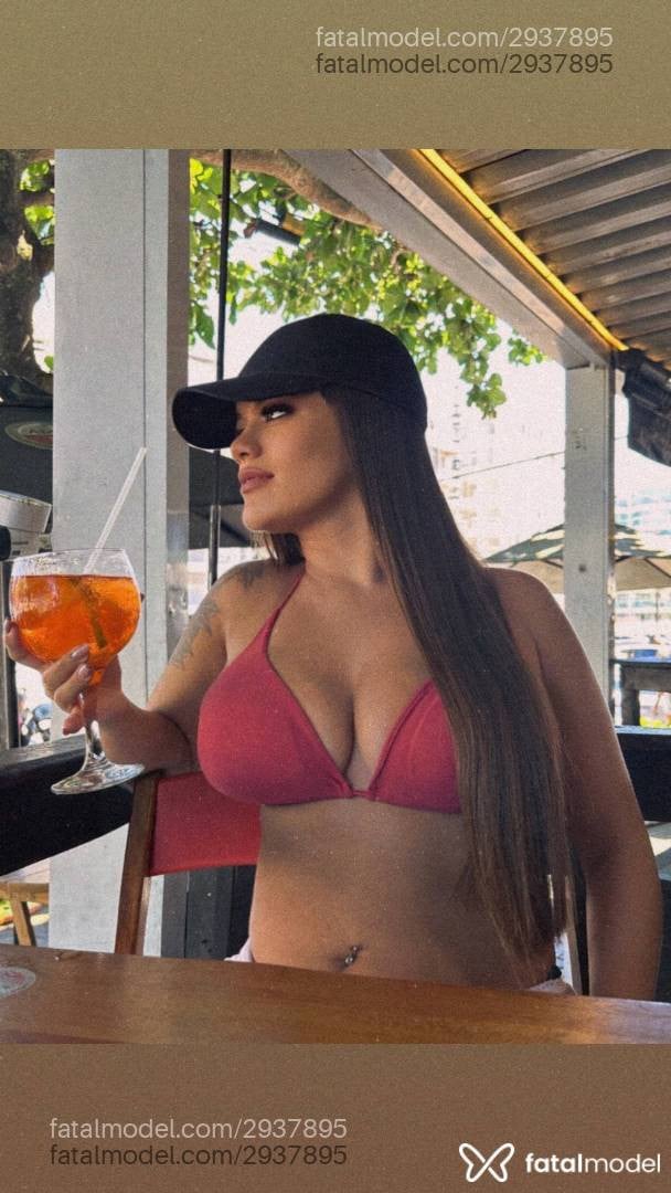Acompanhante mulher com cabelo castanho de olhos castanhos em Ibitinga - Vitoria Araujo