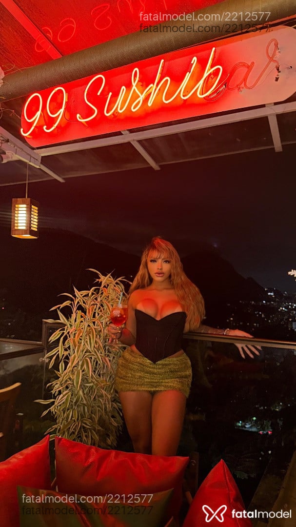 Acompanhante mulher loira (o) de olhos castanhos em Rio de Janeiro - Tatiane Bellini