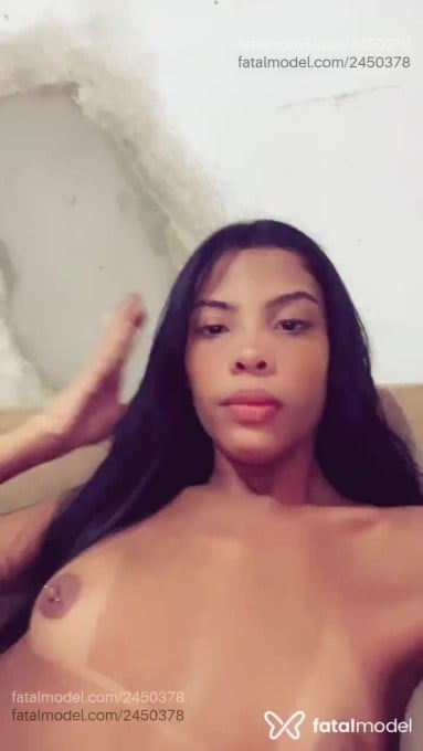 Acompanhante mulher trans com cabelo castanho de olhos castanhos - Ana Vitória