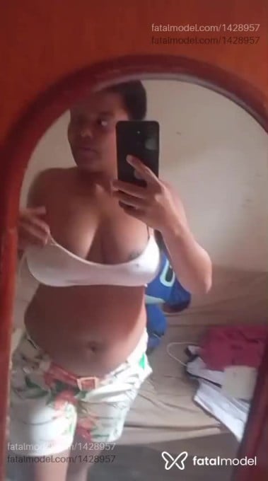 Acompanhante mulher morena (o) de olhos castanhos em Araçatuba - Jenni