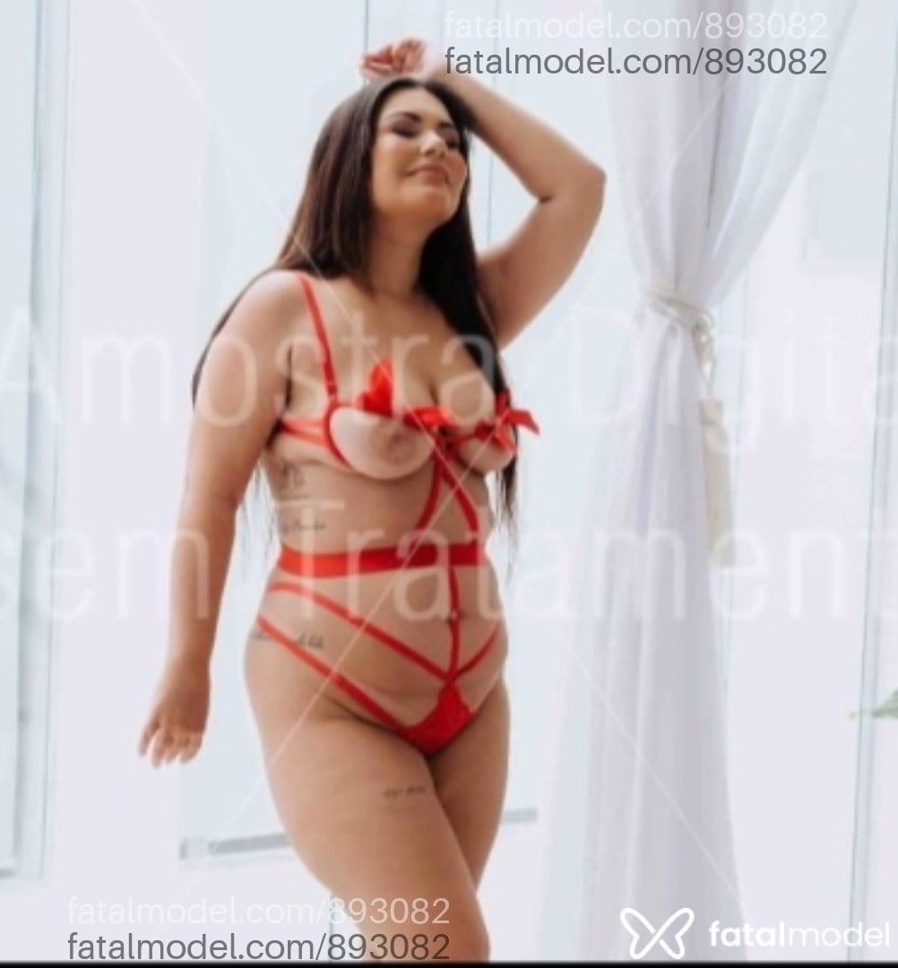 Acompanhante mulher com cabelo castanho de olhos mel em Birigui - Juliana