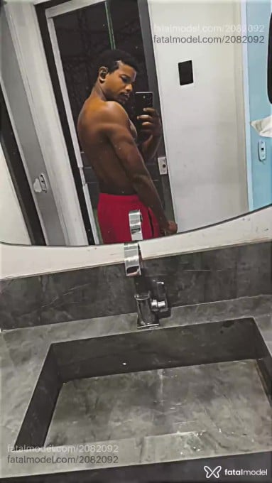 Acompanhante homem morena (o) de olhos castanhos - Jn Oliveira