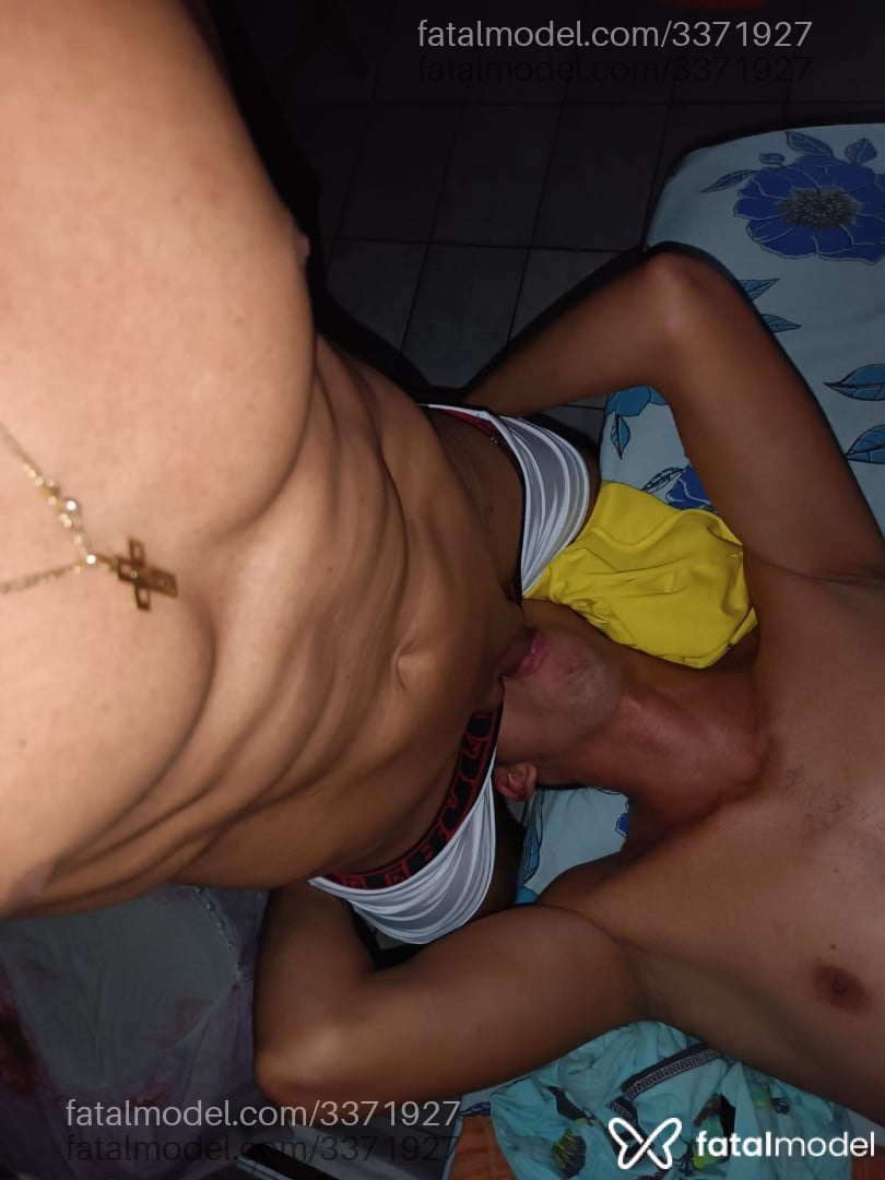 Acompanhante homem morena (o) de olhos castanhos em Cuiabá - Rodrigo