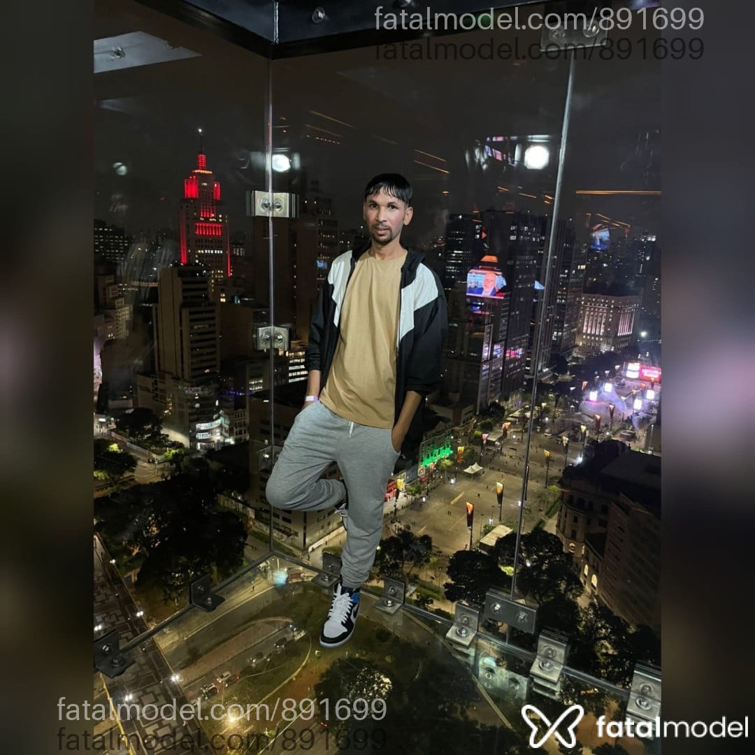 Acompanhante homem morena (o) de olhos castanhos em São Paulo Acompanhante homem morena (o) de olhos castanhos em São Paulo - Gedeon