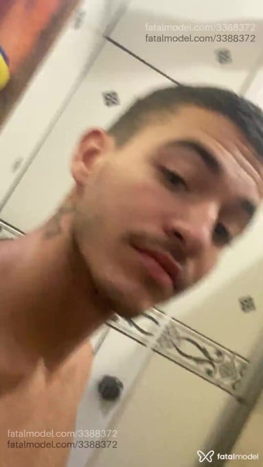 Acompanhante homem com cabelo castanho de olhos castanhos em Gravataí - Alyson Tresoldi