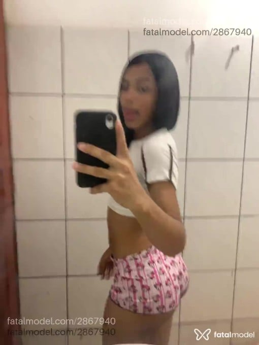 Acompanhante mulher trans com cabelo castanho de olhos castanhos em Macapá Acompanhante mulher trans com cabelo castanho de olhos castanhos em Macapá - Kayllane