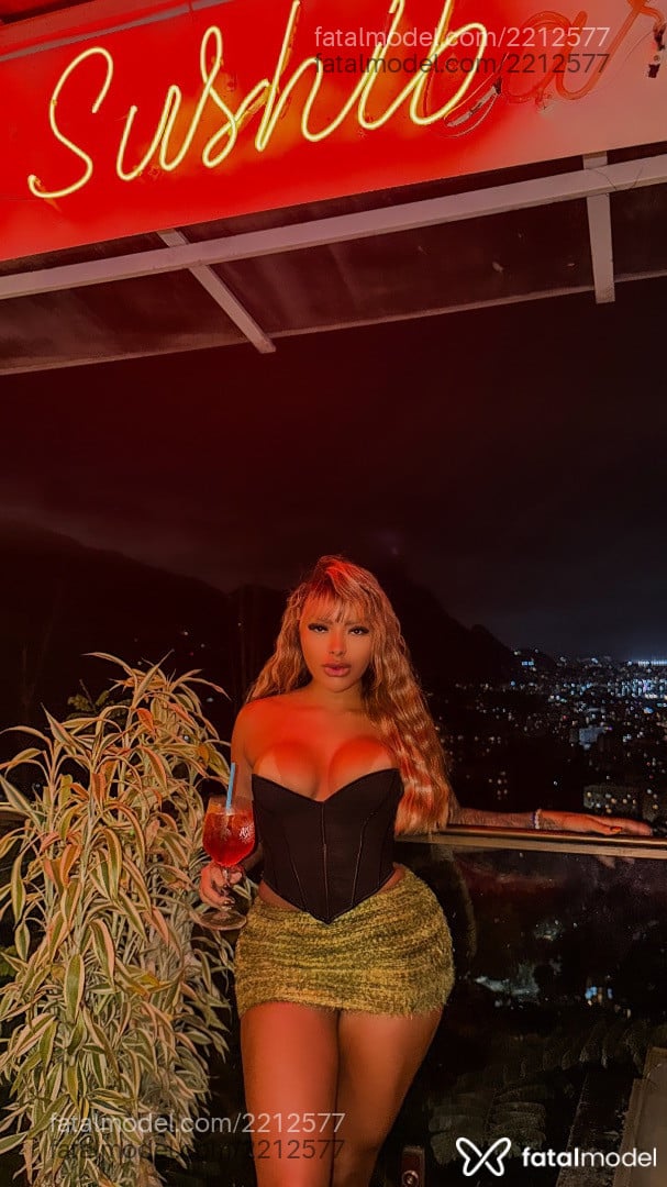 Acompanhante mulher loira (o) de olhos castanhos em Rio de Janeiro - Tatiane Bellini