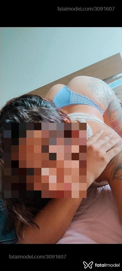 Acompanhante mulher loira (o) de olhos castanhos - Loratrocadecasal