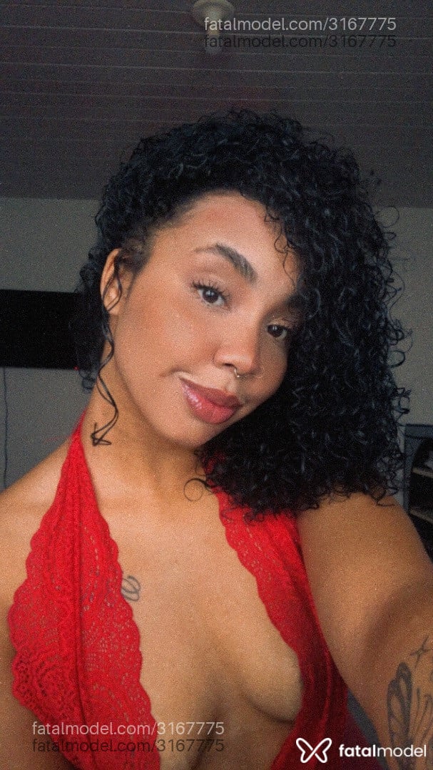 Acompanhante mulher morena (o) de olhos castanhos em Joinville - Maria Vitoria