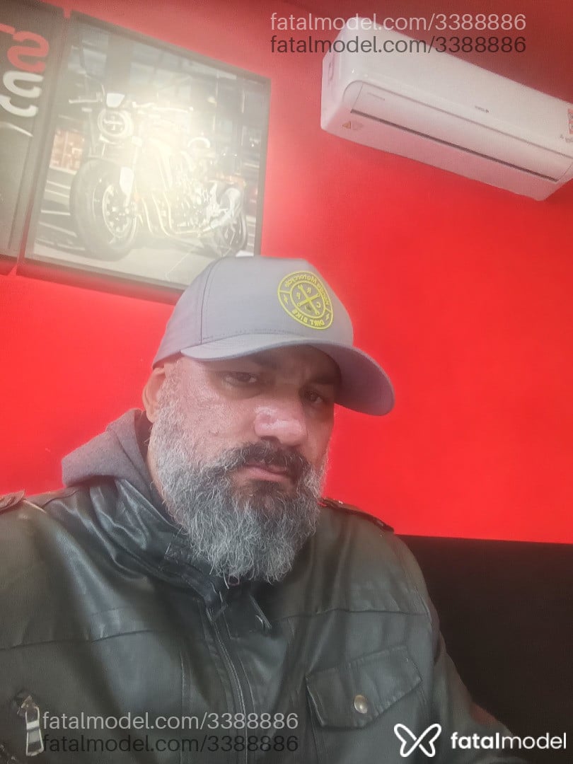 Acompanhante homem sem cabelo de olhos pretos em São Paulo Acompanhante homem sem cabelo de olhos pretos em São Paulo - Eduardo