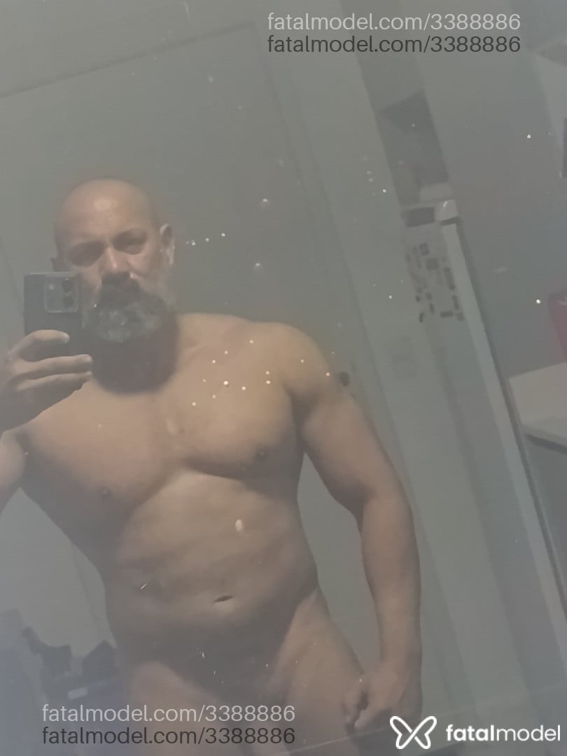 Acompanhante homem sem cabelo de olhos pretos em São Paulo Acompanhante homem sem cabelo de olhos pretos em São Paulo - Eduardo