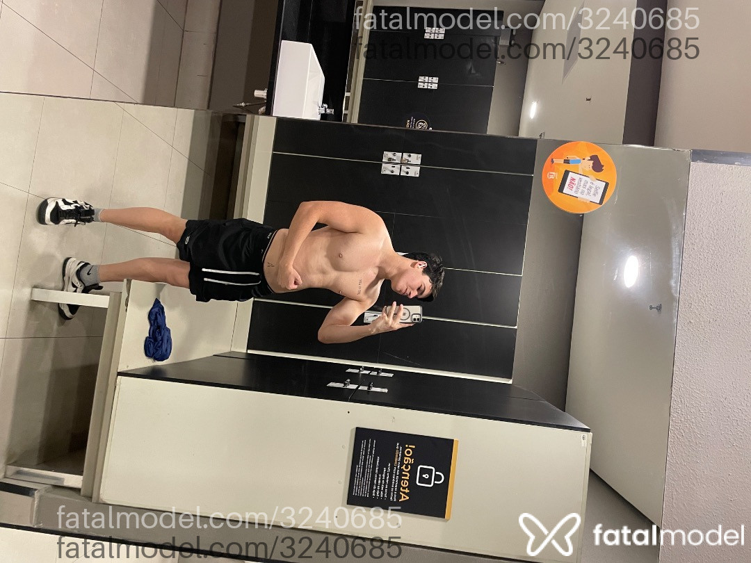Acompanhante homem morena (o) de olhos castanhos - Enzo Mathues Acompanhante homem morena (o) de olhos castanhos - Enzo Mathues