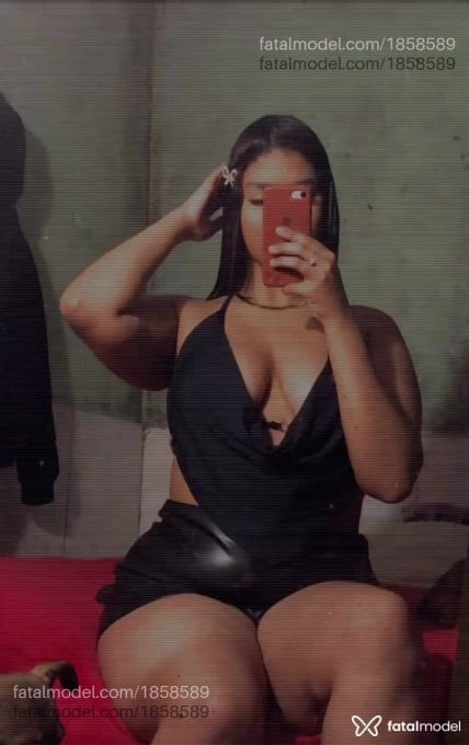 Acompanhante mulher morena (o) de olhos castanhos - Giovanna Acompanhante mulher morena (o) de olhos castanhos - Giovanna
