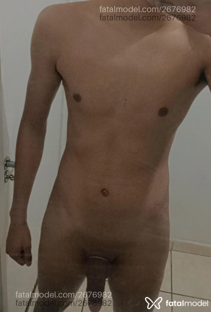 Acompanhante homem com cabelo castanho de olhos pretos em Araraquara Acompanhante homem com cabelo castanho de olhos pretos em Araraquara - Henry