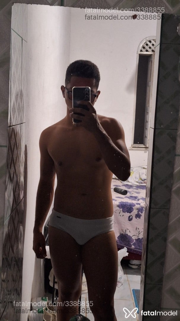 Acompanhante homem morena (o) de olhos castanhos em Feira de Santana - Carvalho