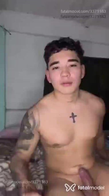 Acompanhante homem morena (o) de olhos pretos em Dois Irmãos - Victor Koss