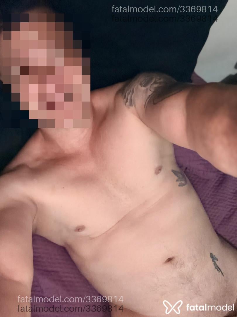 Acompanhante homem com cabelo grisalho de olhos castanhos em Maringá - César