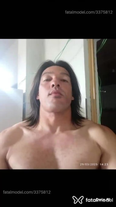 Acompanhante homem com cabelo castanho de olhos castanhos - Paulão