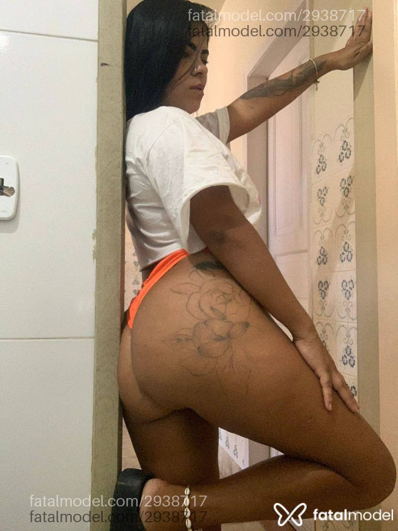 Acompanhante mulher morena (o) de olhos pretos - Luísa Acompanhante mulher morena (o) de olhos pretos - Luísa