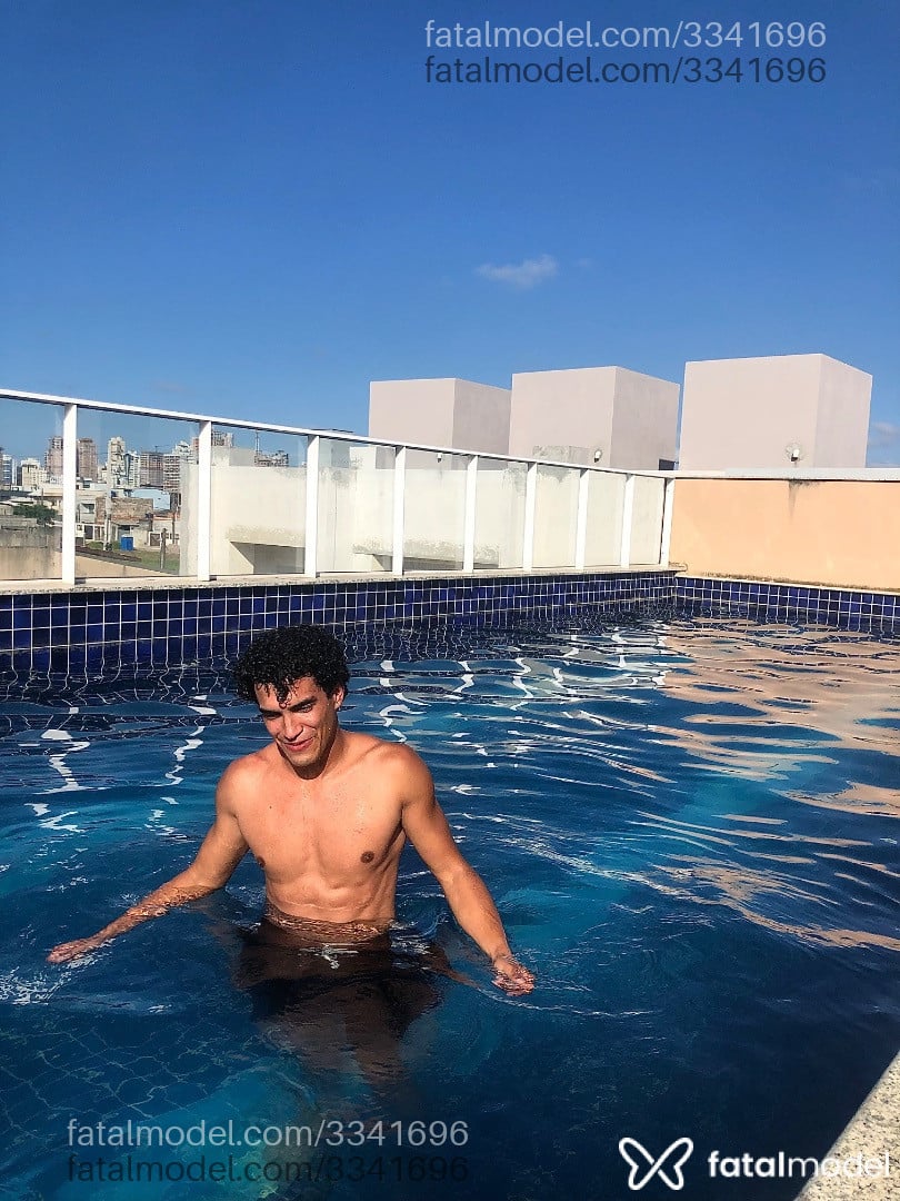 Acompanhante homem morena (o) de olhos castanhos em Blumenau - Apollo