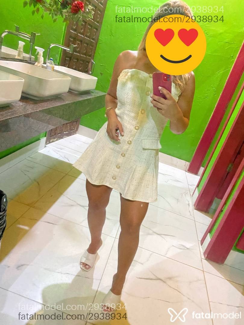 Acompanhante mulher loira (o) de olhos castanhos - Fernanda