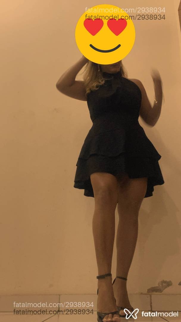 Acompanhante mulher loira (o) de olhos castanhos - Fernanda