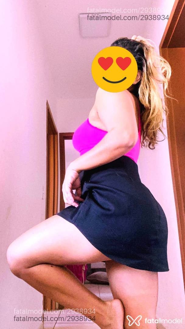 Acompanhante mulher loira (o) de olhos castanhos - Fernanda