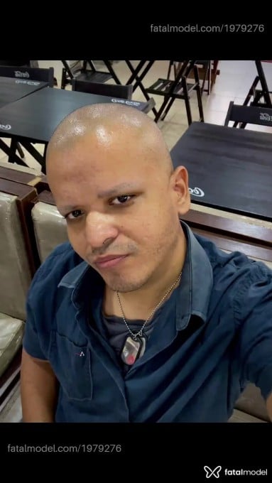Acompanhante homem sem cabelo de olhos castanhos em Porto Velho Acompanhante homem sem cabelo de olhos castanhos em Porto Velho - Azazel