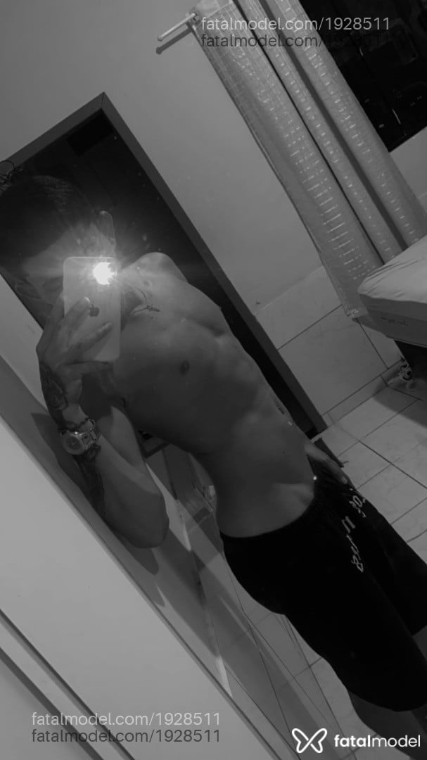 Acompanhante homem morena (o) de olhos castanhos em Ji-Paraná - Breno Souza