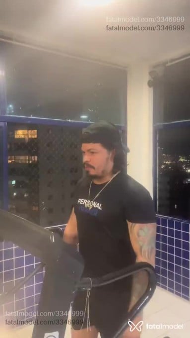 Acompanhante homem com cabelo castanho de olhos mel em Natal Acompanhante homem com cabelo castanho de olhos mel em Natal - Danilo Dutra