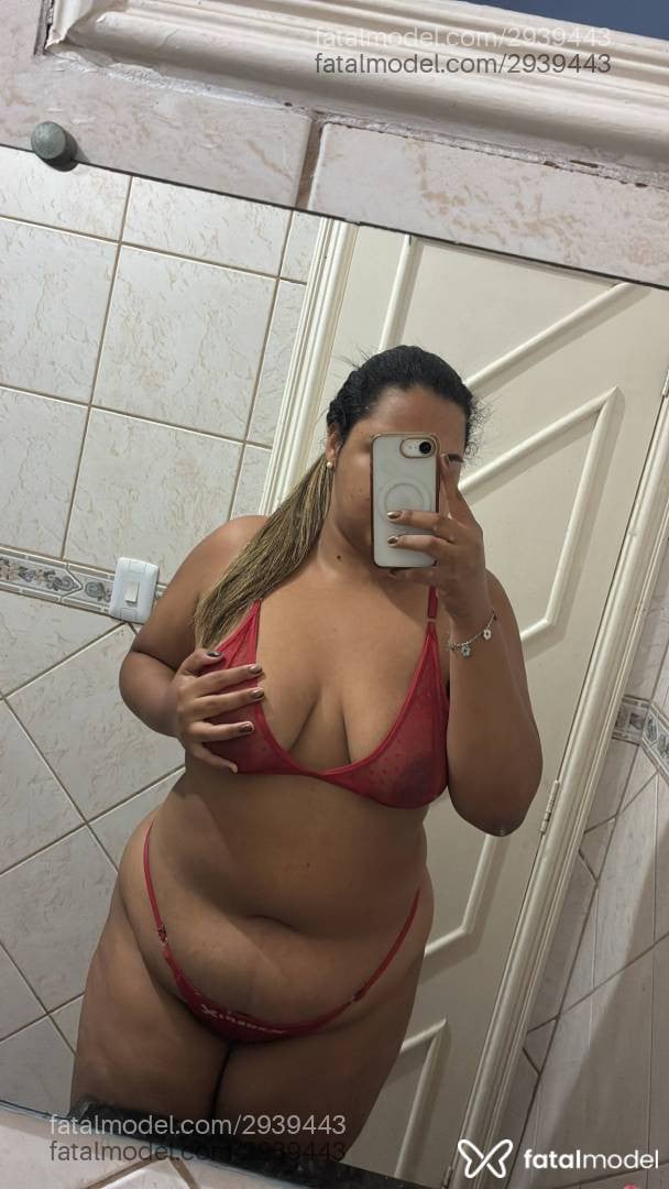 Acompanhante mulher morena (o) de olhos castanhos - Júlia Martins
