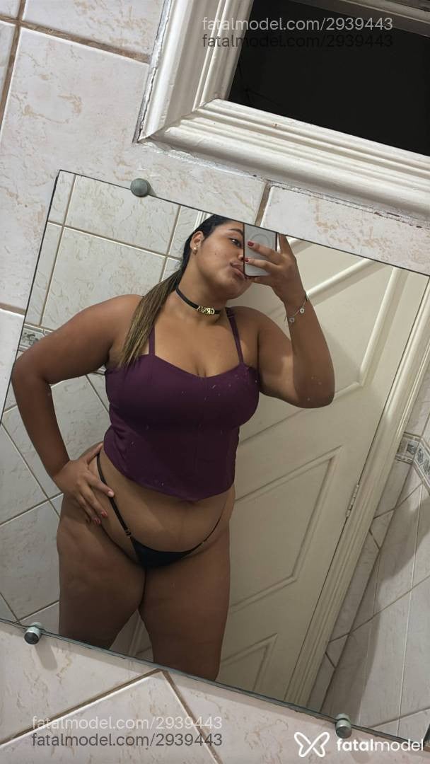 Acompanhante mulher morena (o) de olhos castanhos - Júlia Martins
