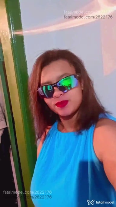 Acompanhante mulher com cabelo castanho de olhos castanhos - Morena Acompanhante mulher com cabelo castanho de olhos castanhos - Morena