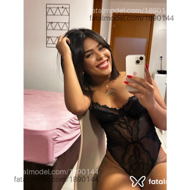 Acompanhante mulher morena (o) de olhos castanhos em Braço do Norte - Aurora