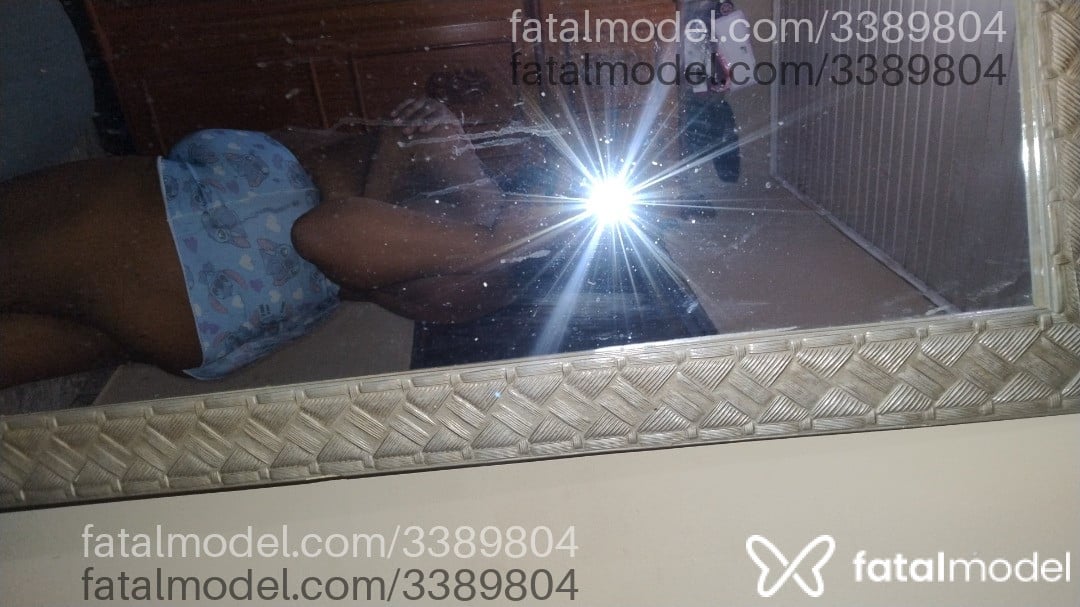 Acompanhante mulher morena (o) de olhos castanhos em Virtual Acompanhante mulher morena (o) de olhos castanhos em Virtual - Memell