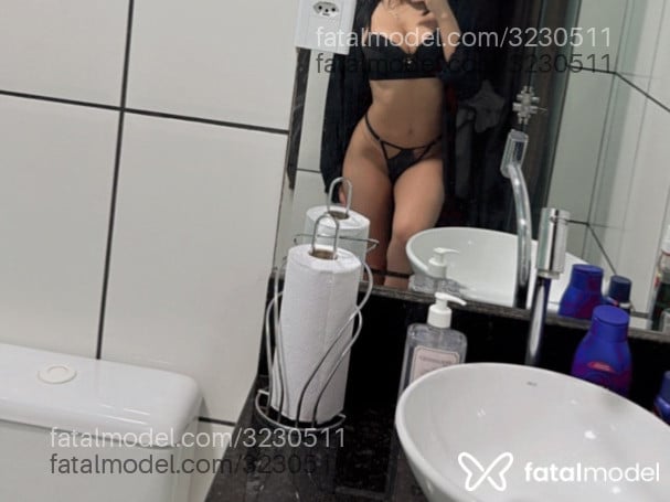 Acompanhante mulher morena (o) de olhos castanhos - Melissa Silva Acompanhante mulher morena (o) de olhos castanhos - Melissa Silva