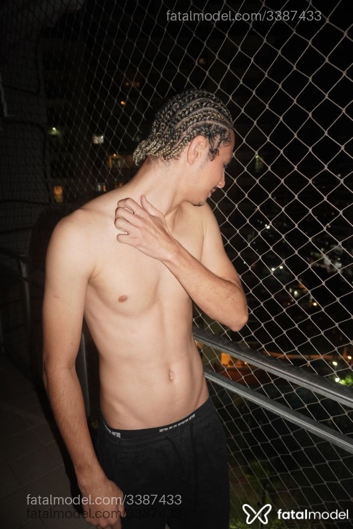 Acompanhante homem morena (o) de olhos castanhos em Rio de Janeiro - Deene