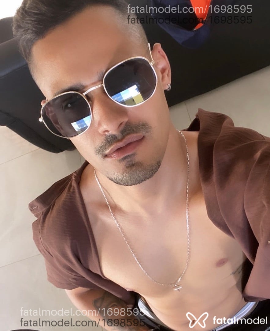 Acompanhante homem morena (o) de olhos castanhos em Montes Claros - Guilherme