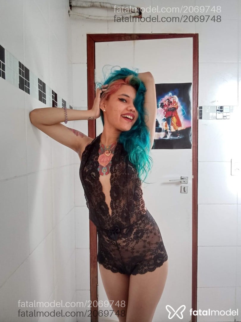 Acompanhante mulher com cabelo colorido de olhos castanhos em São Paulo - Sofie
