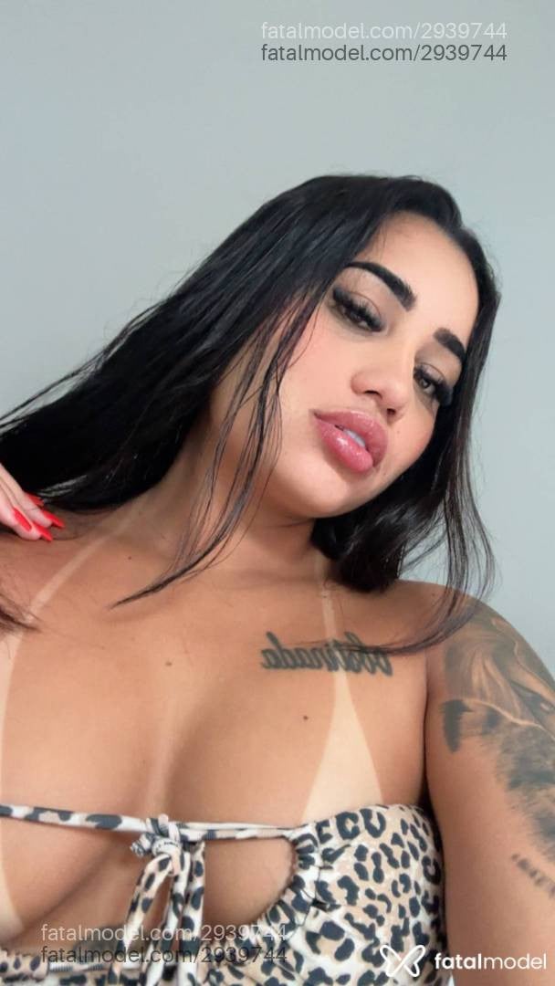 Acompanhante mulher morena (o) de olhos castanhos - Paloma