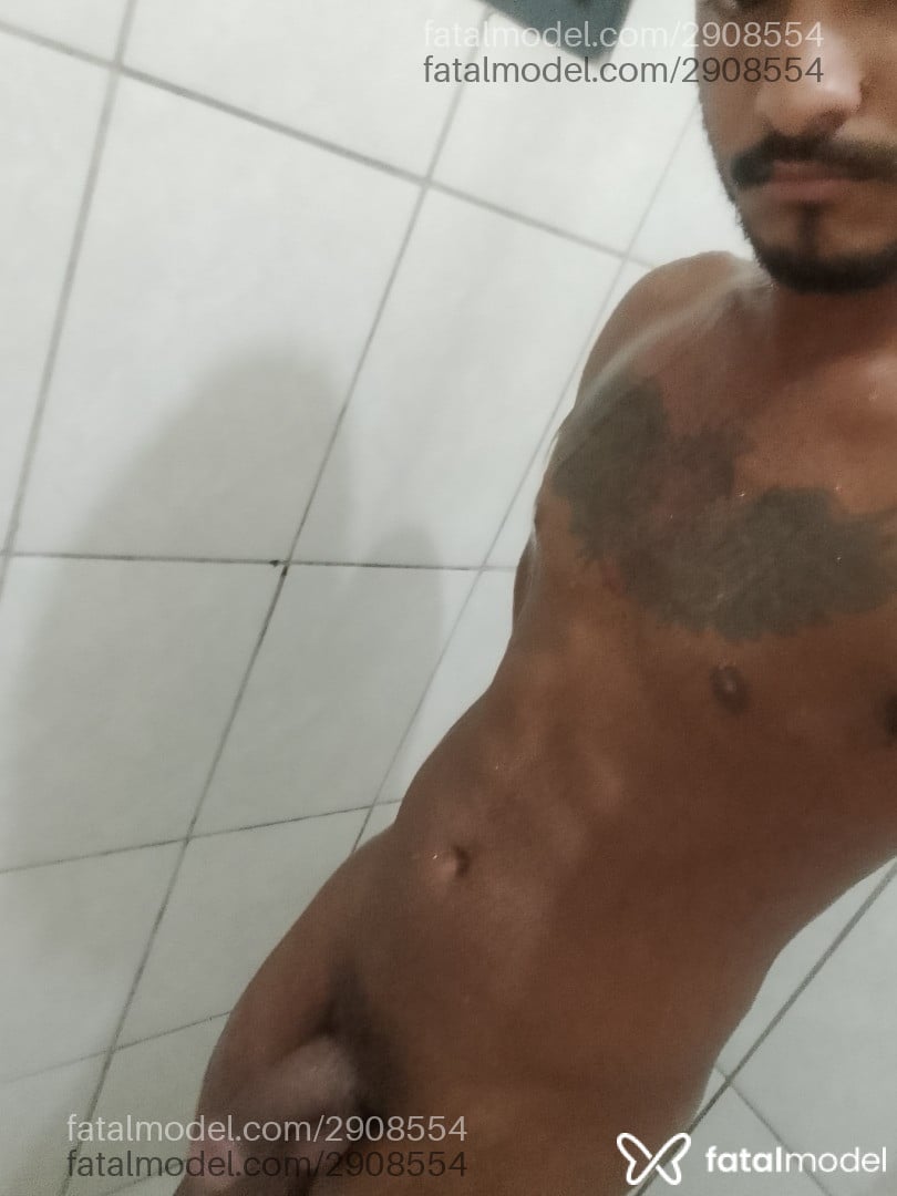 Acompanhante homem morena (o) de olhos castanhos em Passos - Lucas