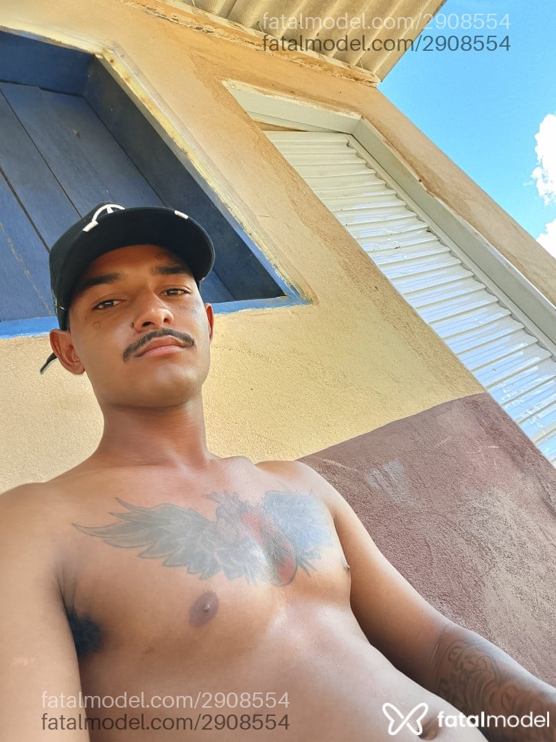 Acompanhante homem morena (o) de olhos castanhos em Passos - Lucas