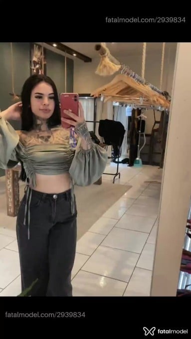Acompanhante mulher com cabelo castanho de olhos castanhos em São Francisco do Sul Acompanhante mulher com cabelo castanho de olhos castanhos em São Francisco do Sul - Larissa Lima